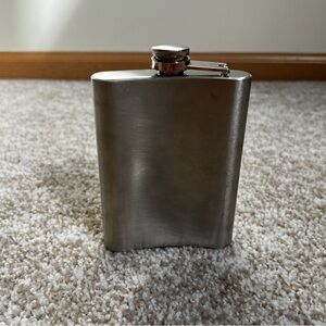 8 oz Stainless Steel Alcohol Pocket Flask Portable Flask
